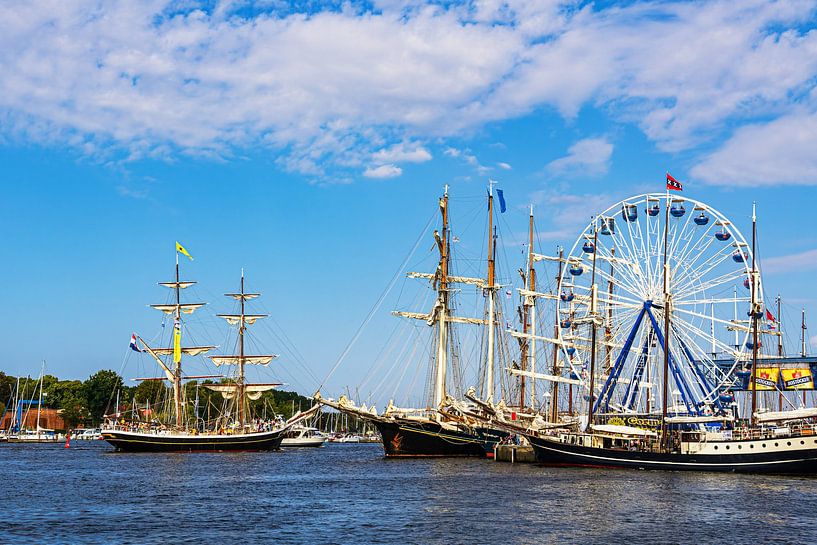 Segelschiffe auf der Warnow während der Hanse Sail in Rostock von Rico Ködder