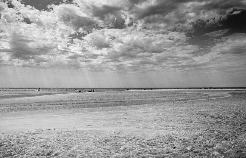 Het strand bij Le Veillon van Hans Heemsbergen