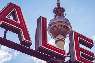 Berlin – Alexanderplatz / TV Tower van Alexander Voss