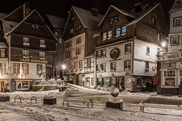 Monschau in de winter. van Richard Driessen