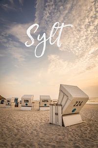 Sommerabend mit Strandkörben auf Sylt II von Christian Müringer