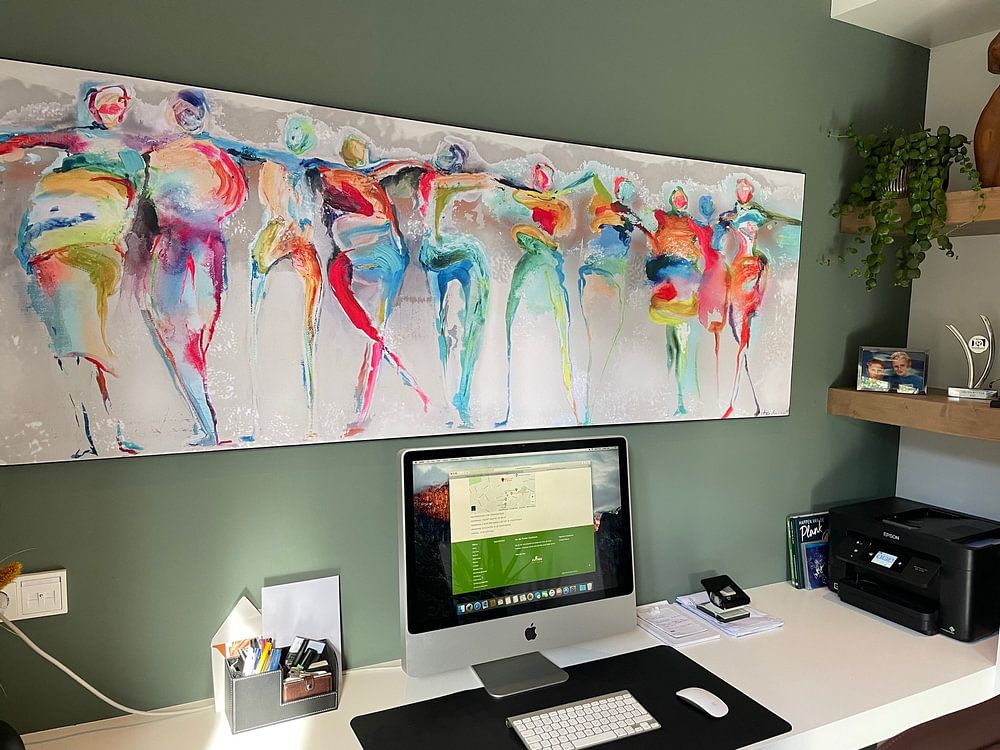 All Happy Connected People   by Atelier Paint-Ing 