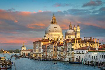 Basilique Santa Maria della Salute à Venise, Italie sur Michael Abid