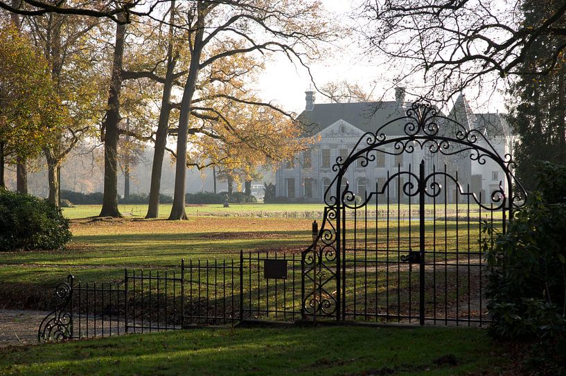 Huis Singraven in the fall. by Ron Poot