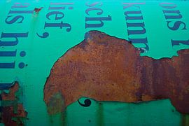 Weathered message by Mark Nieuwenhuizen