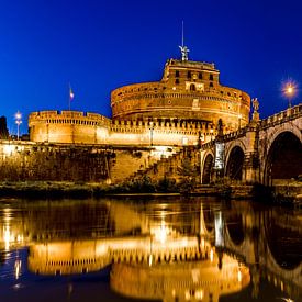Engelenburcht in Rome bij avondlicht von Marco Schep