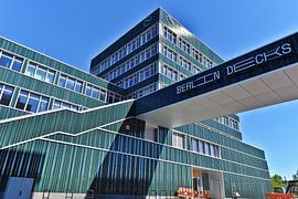 Modernes Stadtquartier BERLIN DECKS im Herzen Berlins von Silva Wischeropp
