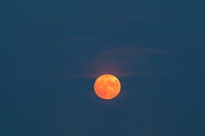 Pleine lune dans la nuit d'été sur Sjoerd van der Wal Photographie