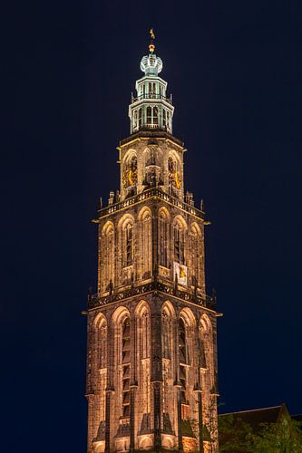 Tour Martini illuminée à Groningen la nuit