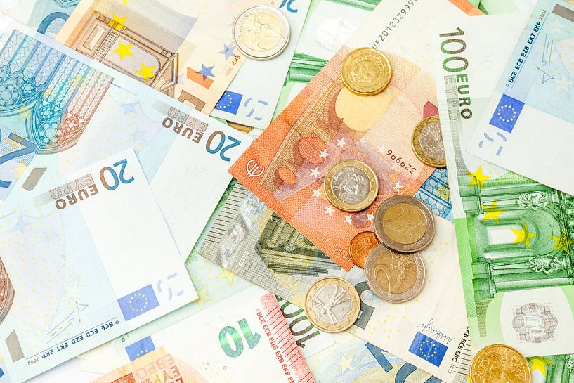 Verschillende euro's biljetten en munten par Marcel Derweduwen