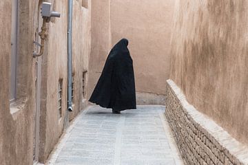 Silhouet van een vrouw in Iran van Photolovers reisfotografie