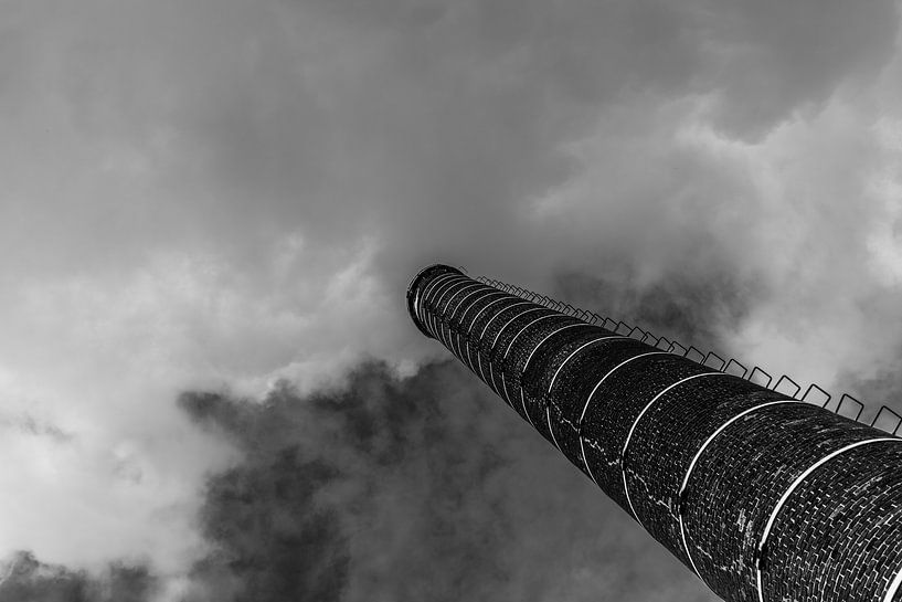 Industrieschornstein in den Wolken von it's a Boone thing