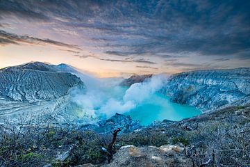 Kawa Ijen Vulkaan op Java by Lex van Doorn