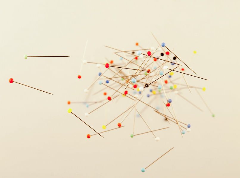 zwevende spelden von kees luiten