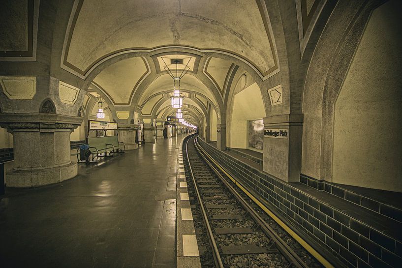 Berlin Heidelbergerplatz underground station by Eus Driessen