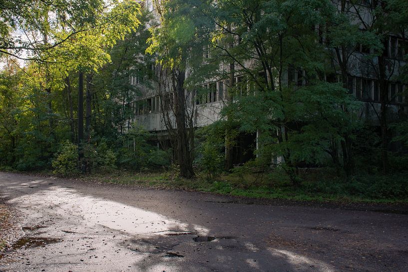 Straat in Pripyat van Tim Vlielander