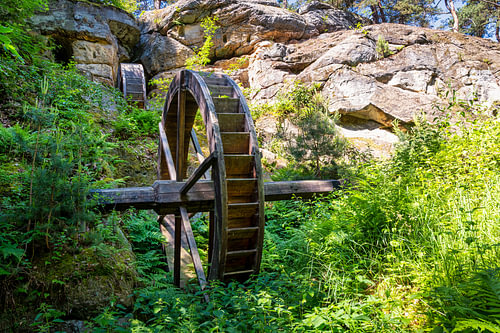 Ein Blick auf die Wassermühle in der Nähe von Schloss Regenstein