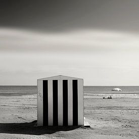 Valencia BeachLife 02 by Fons Bitter