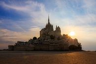 Mont Saint-Michel tijdens zonsondergang en eb van Dennis van de Water thumbnail