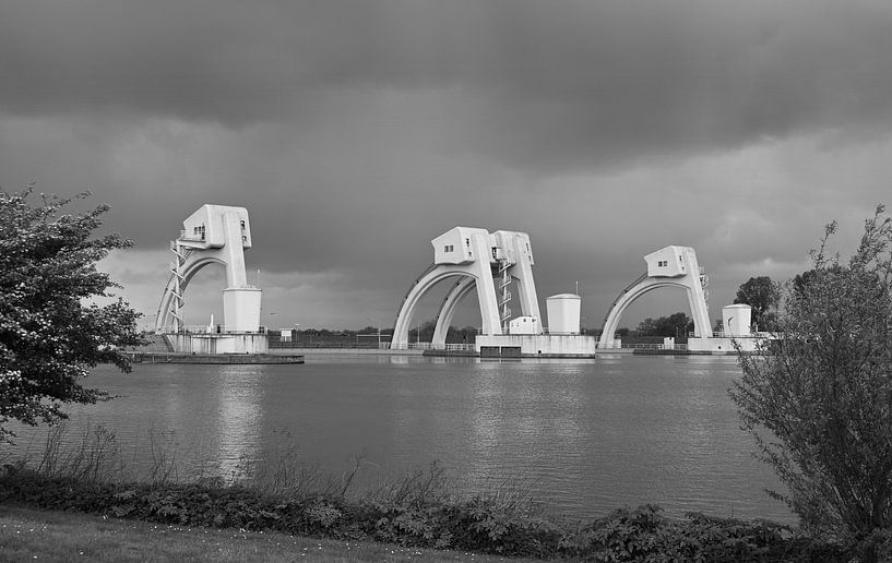 Hydropower plant in black and white. by Jose Lok