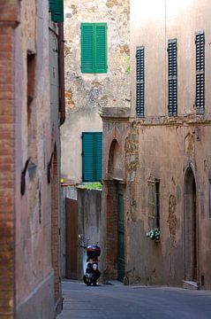 Scooter in an Italian town (2) by Bo Scheeringa Photography