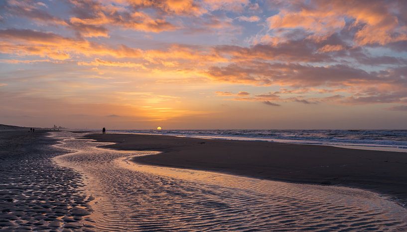 Kijken naar de ondergaande zon von Michael Echteld