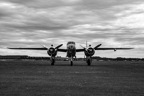 Nordamerikanische ROTE BULL B-25J Mitchell