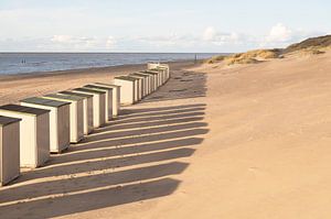 Cabanes de plage sur la plage près de Burgh Haamstede (Pays-Bas)