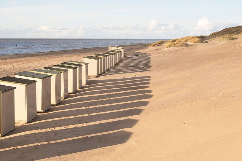 Strandhuisjes aan het strand bij Burgh Haamstede van Birgitte Bergman