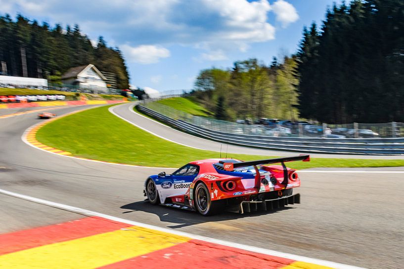 Ford GT Chip Ganassi Racing Rennwagen fährt schnell in Spa