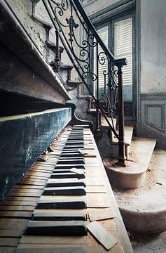 Detail van Verlaten Piano. van Roman Robroek - Foto's van Verlaten Gebouwen