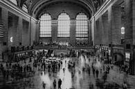 Time passes in Grand Central Station, New York, black and white by Nynke Altenburg thumbnail
