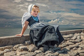 Zeeland girl by Lisette van Peenen