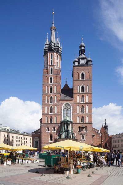 St. Mary's Basilica  on the Rynek , UNESCO World Heritage Site,  Krakow, Lesser Poland, Poland, Euro von Torsten Krüger