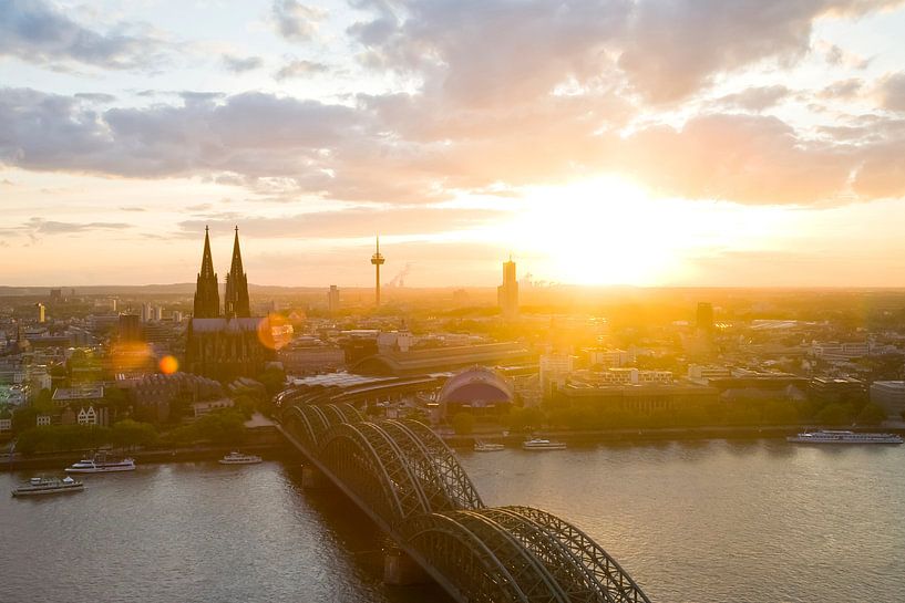 Cologne avec la cathédrale au coucher du soleil par Werner Dieterich