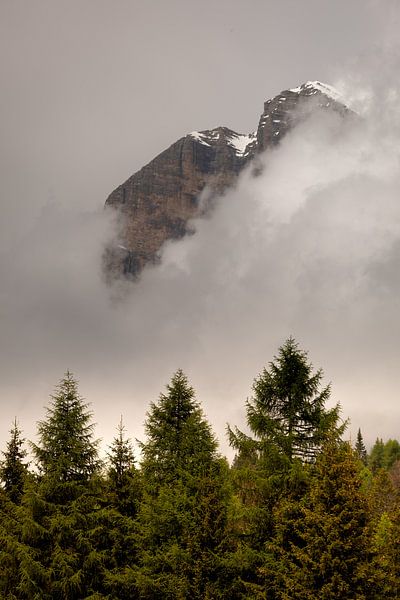 cloudy mountain scenery by Karijn | Fine art Natuur en Reis Fotografie