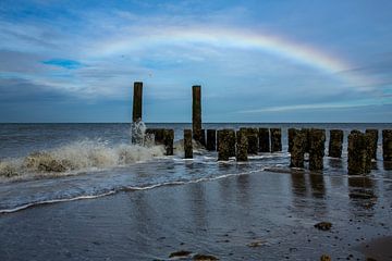 Regenboog boven zee van MSP Canvas