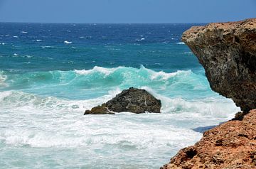 Golvend water in Aruba van Karel Frielink