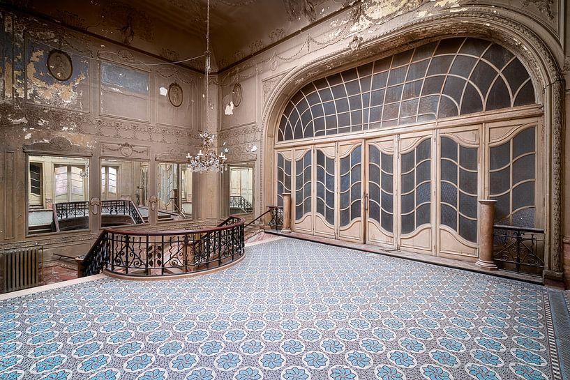 Abandoned Art-Nouveau Movie Theater. by Roman Robroek - Photos of Abandoned Buildings