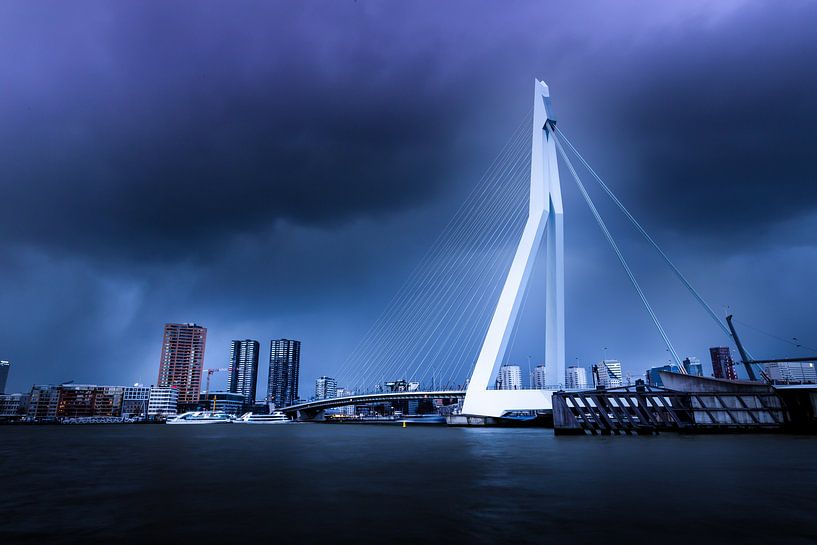 Storm at the Erasmusbrug Rotterdam by Chris Snoek