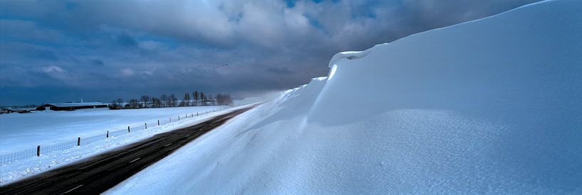 Snow dune by Hans Albers