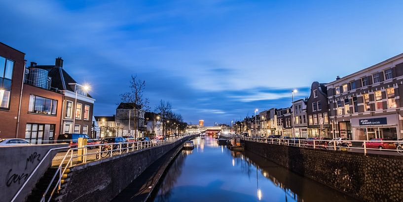 Avondbeeld van de Vaartsche Rijn en de Ooster- en Westerkade, in Utrecht, NL van Arthur Puls Photography