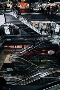 Escaliers mécaniques à Markthal, Rotterdam sur Cedric Hoogendoorn