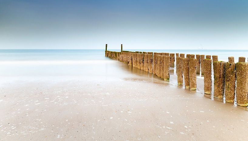 Die Buhnen an der Küste von Zeeland von Menno Schaefer