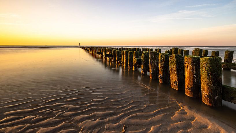 Paalhoofd Zeeland by Linda Raaphorst