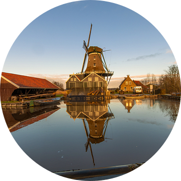 Molen de Rat in IJlst – Reflectie in het water