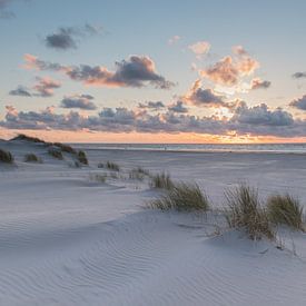 Sonnenuntergang am Strand von Ameland von Heidi Bol