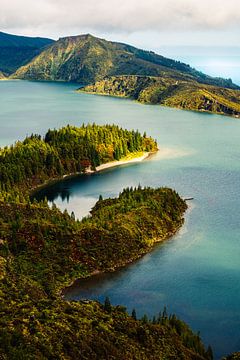 Lagoa do Fogo van Sven van Rooijen