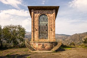 Armenië - voormalig kabelbaanstation van Gentleman of Decay