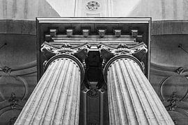 Two columns by Rob Donders Beeldende kunst